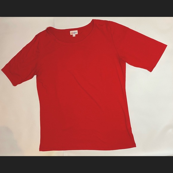 LuLaRoe Tops - LulaRoe Gigi Fitted Tee Size L